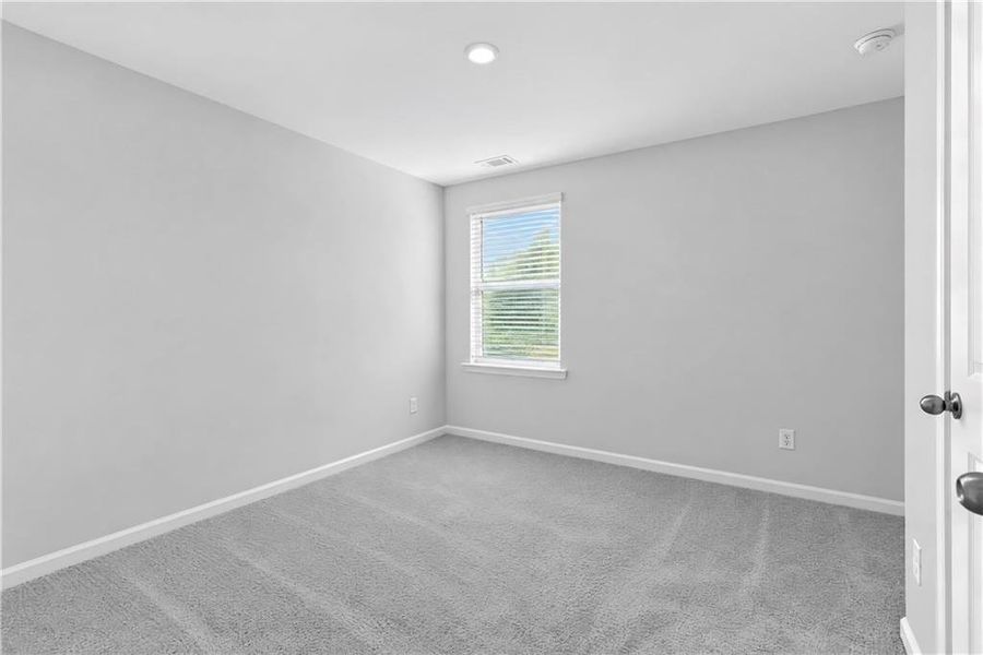 Spacious, unfurnished interior of a new home in Timber Ridge, Douglasville (Image 18).