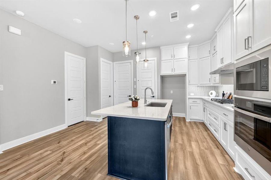 Furnished interior view inside a new home in Hillside at Las Colinas, Irving (Image 26).