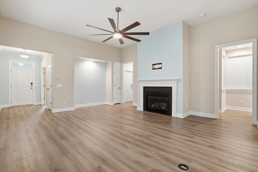 Spacious, unfurnished interior of a new home in , Summerville (Image 25).