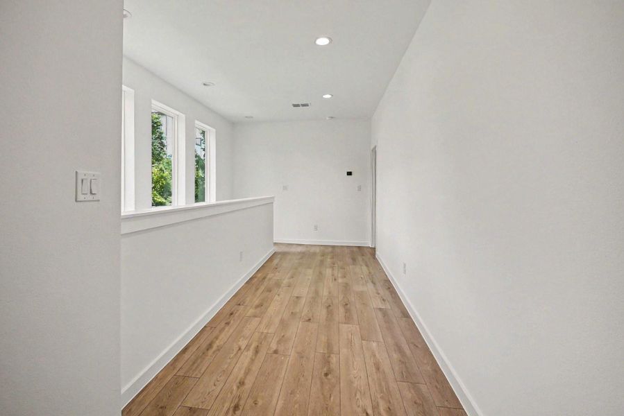 Spacious, unfurnished interior of a new home in , Houston (Image 16).