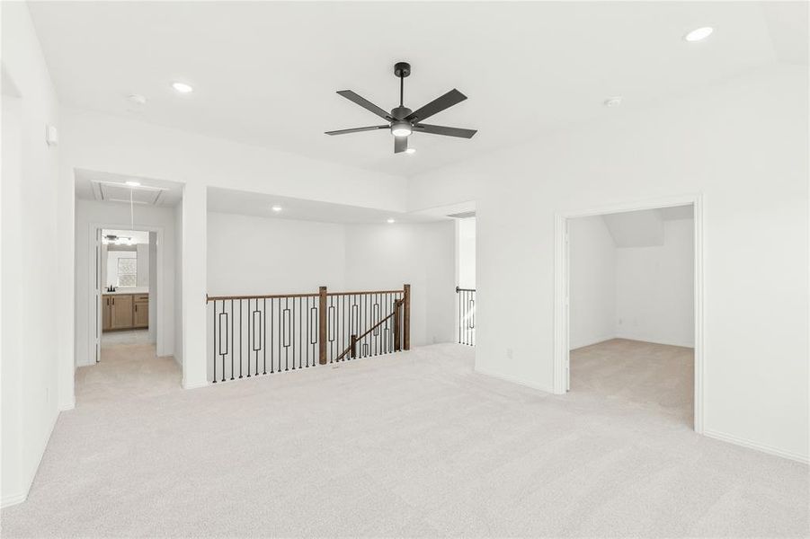 Spacious, unfurnished interior of a new home in Willow Wood, McKinney (Image 25).
