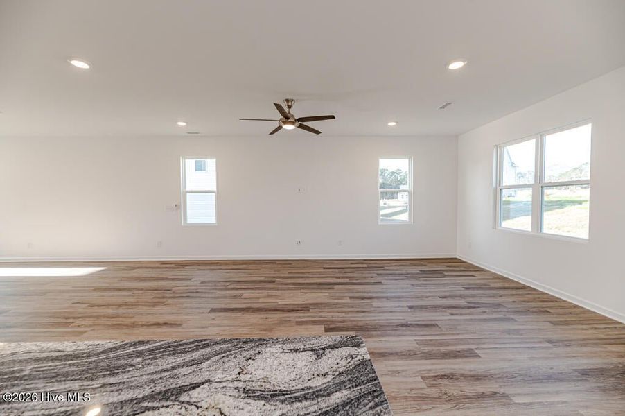 Spacious, unfurnished interior of a new home in Fords Reach, Bolivia (Image 20).