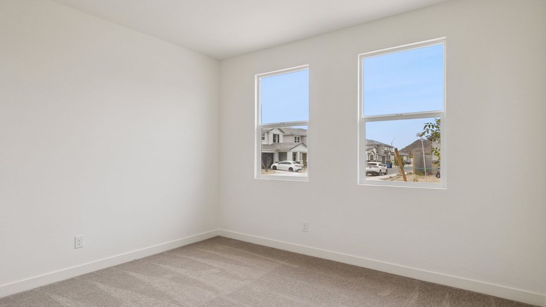 Spacious, unfurnished interior of a new home in The Ridge at Stone Butte, Phoenix (Image 17).