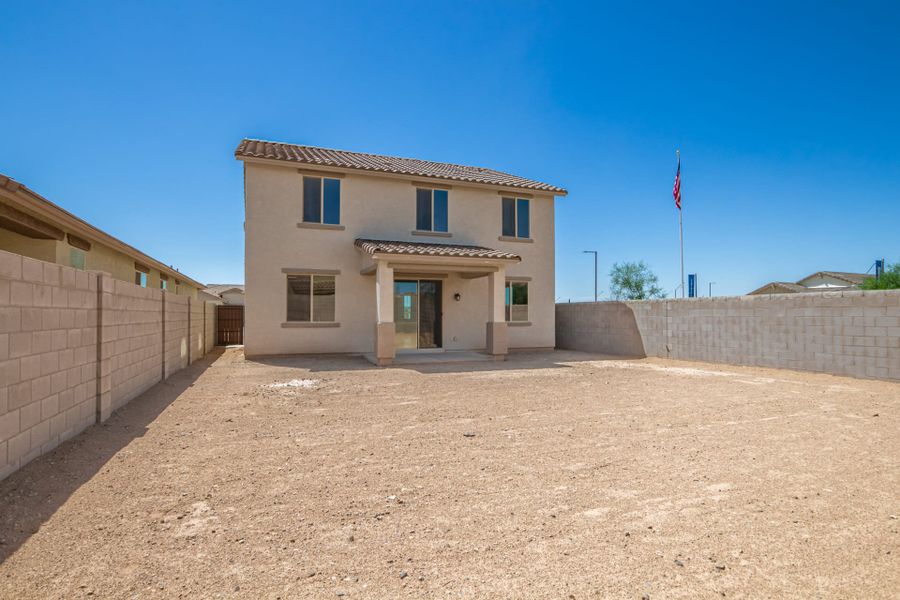 Lot 60 | Backyard with Covered Patio | Antelope | Bentridge – Canyon Series | Buckeye, AZ | Landsea Homes