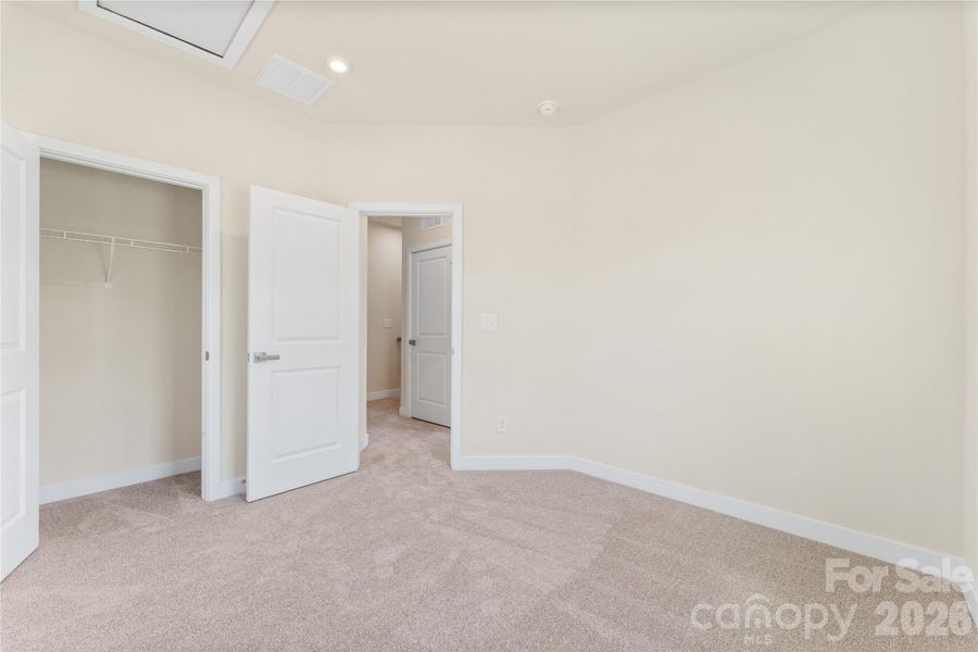 Spacious, unfurnished interior of a new home in Stowe Branch Townhomes, Charlotte (Image 23). Spacious, unfurnished interior of a new home in Stowe Branch Townhomes, Charlotte (Image 23).