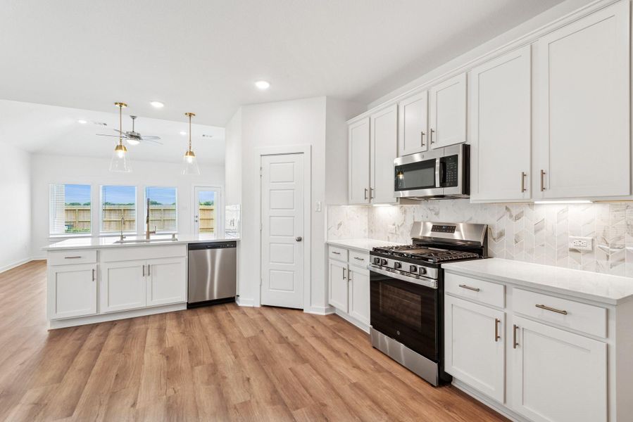 Furnished interior view inside a new home in Miller's Pond, Rosenberg (Image 5).