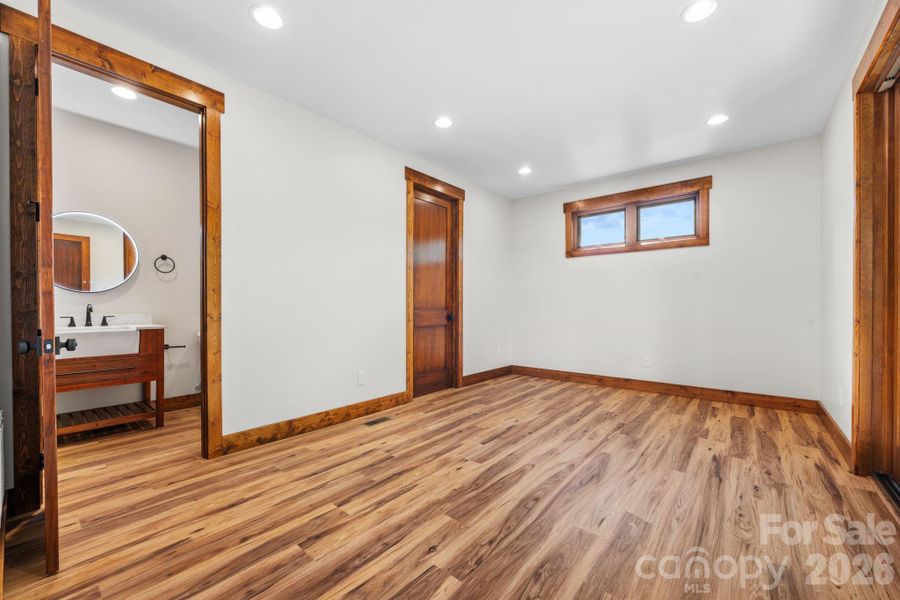 Spacious, unfurnished interior of a new home in , Banner Elk (Image 31).