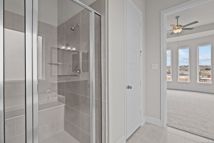 Furnished interior view inside a new home in Homestead, Schertz (Image 7).