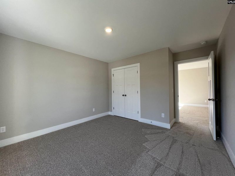 Spacious, unfurnished interior of a new home in Beach Forest, Sumter (Image 17).