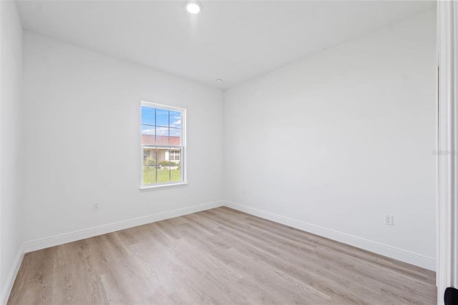 Spacious, unfurnished interior of a new home in , Ocala (Image 25).