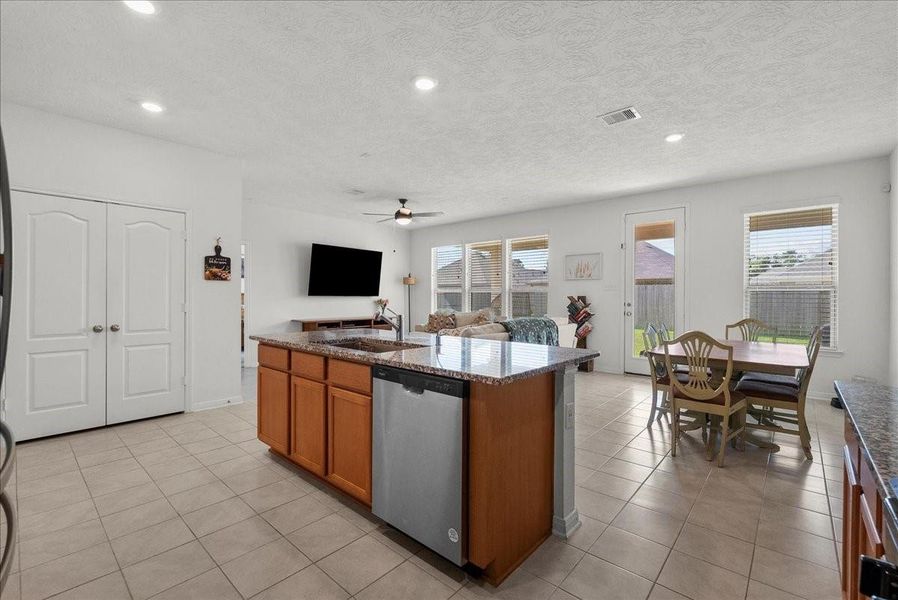 Furnished interior view inside a new home in , Alvin (Image 27).