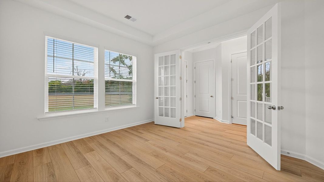 Spacious, unfurnished interior of a new home in Park Circle Single Family Homes, North Charleston (Image 17).