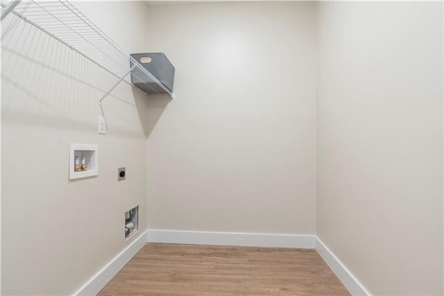 Spacious, unfurnished interior of a new home in , Temple (Image 29).
