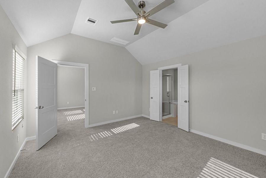 Spacious, unfurnished interior of a new home in Grand Oaks Village, Houston (Image 23). Spacious, unfurnished interior of a new home in Grand Oaks Village, Houston (Image 23).