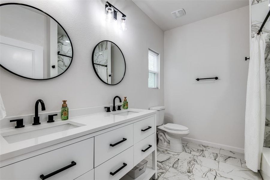 Furnished interior view inside a new home in , Mabank (Image 16).