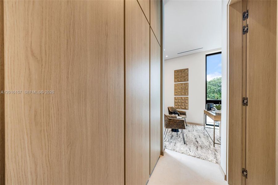 Image 86 of a home in .