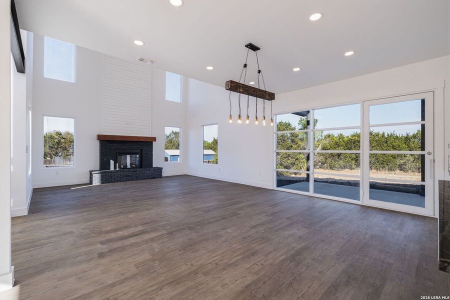 Spacious, unfurnished interior of a new home in , Fischer (Image 37).