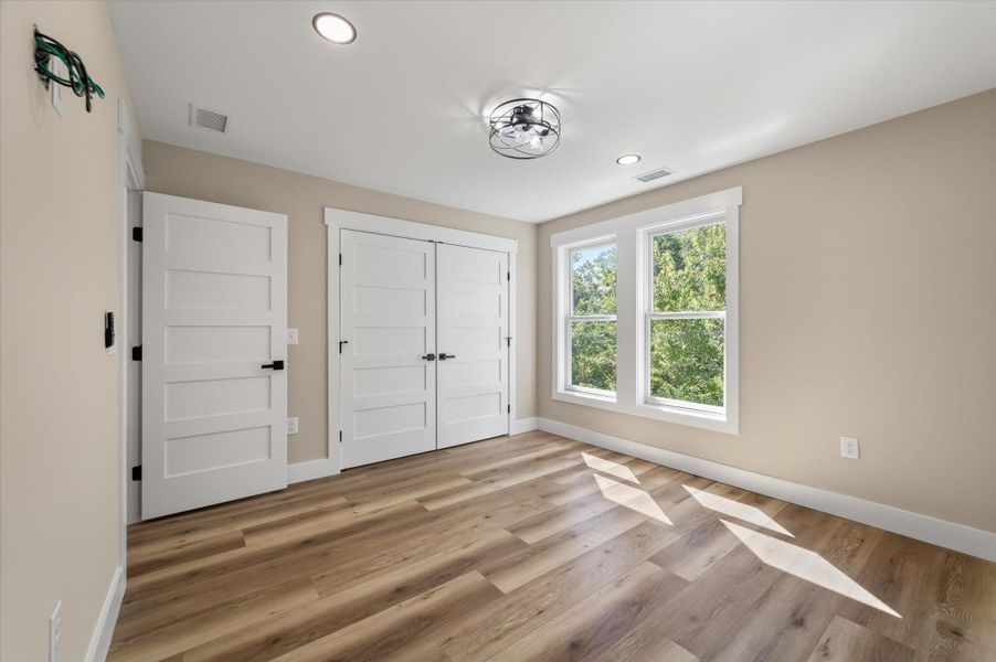 Spacious, unfurnished interior of a new home in , Charleston (Image 24).