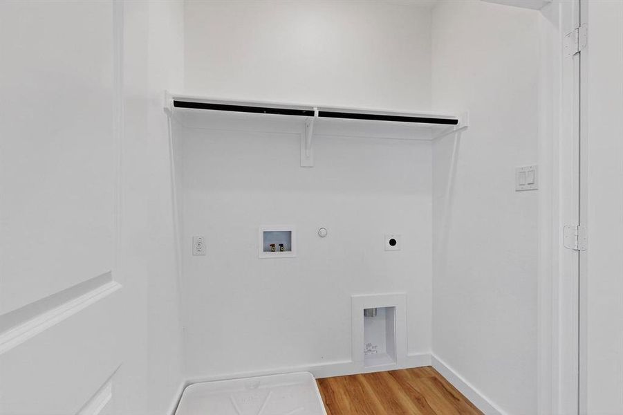 Spacious, unfurnished interior of a new home in Solterra Texas, Mesquite (Image 22).