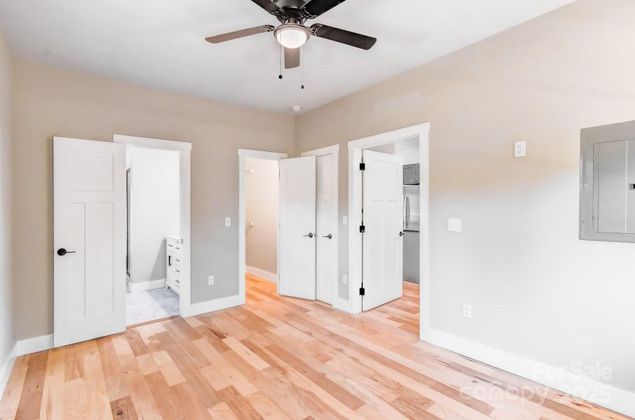 Spacious, unfurnished interior of a new home in , Asheville (Image 15).