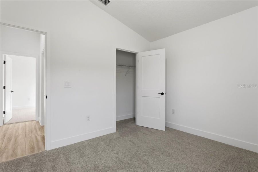 Spacious, unfurnished interior of a new home in Kirkland Farms, Alachua (Image 35).