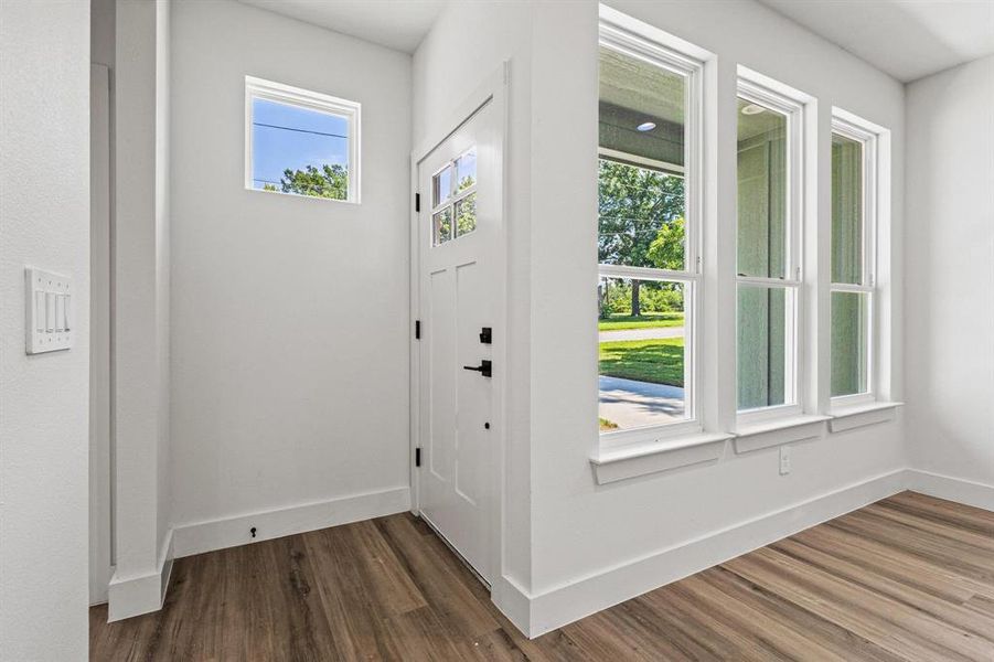 Spacious, unfurnished interior of a new home in , Denison (Image 11).