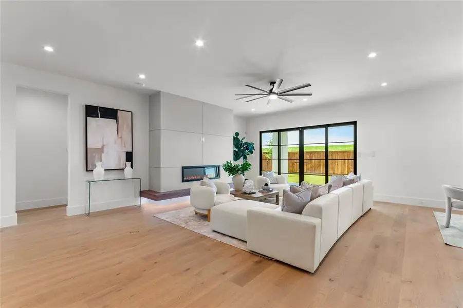 Furnished interior view inside a new home in , Fort Worth (Image 7).