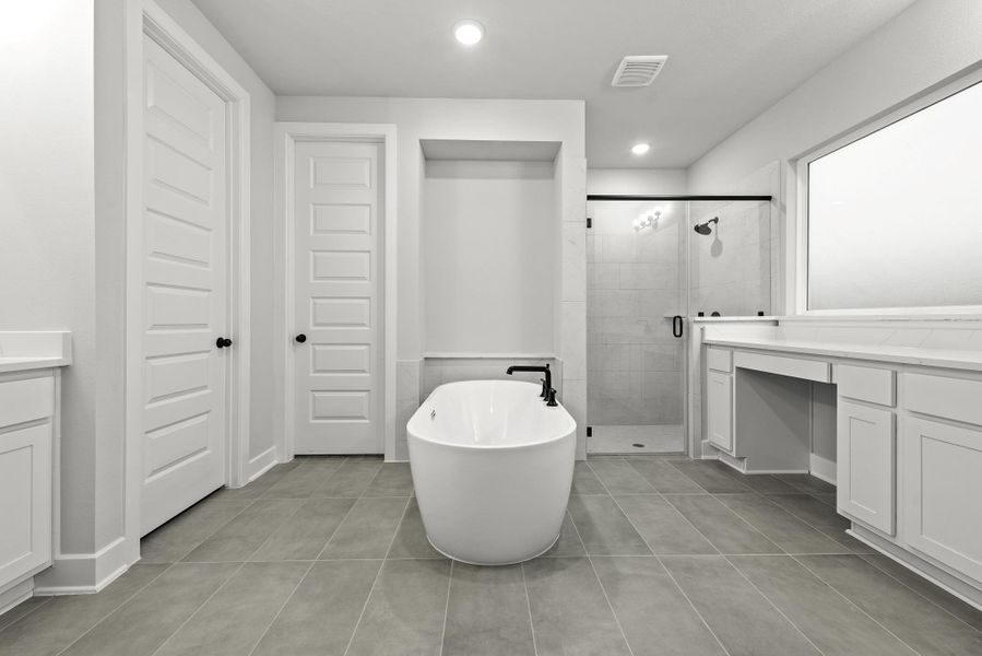 Representative image. Features, specifications, selections and colors may vary. Representative image. Features, specifications, selections and colors may vary.