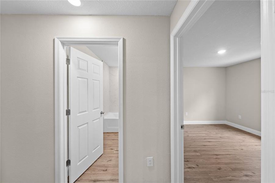 Spacious, unfurnished interior of a new home in , Ocala (Image 33).