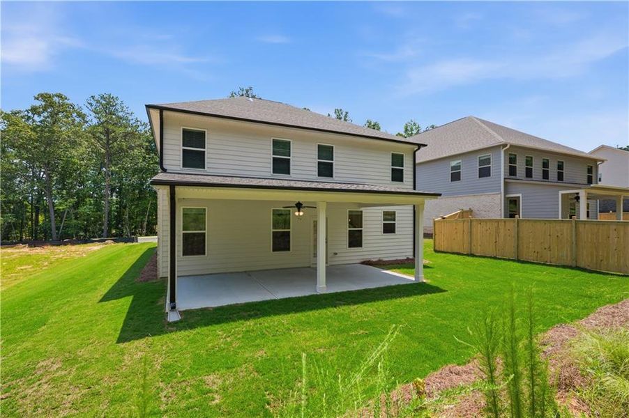 Exterior details and patio area of a home in Hamilton Lakes, Lawrenceville (Image 3).