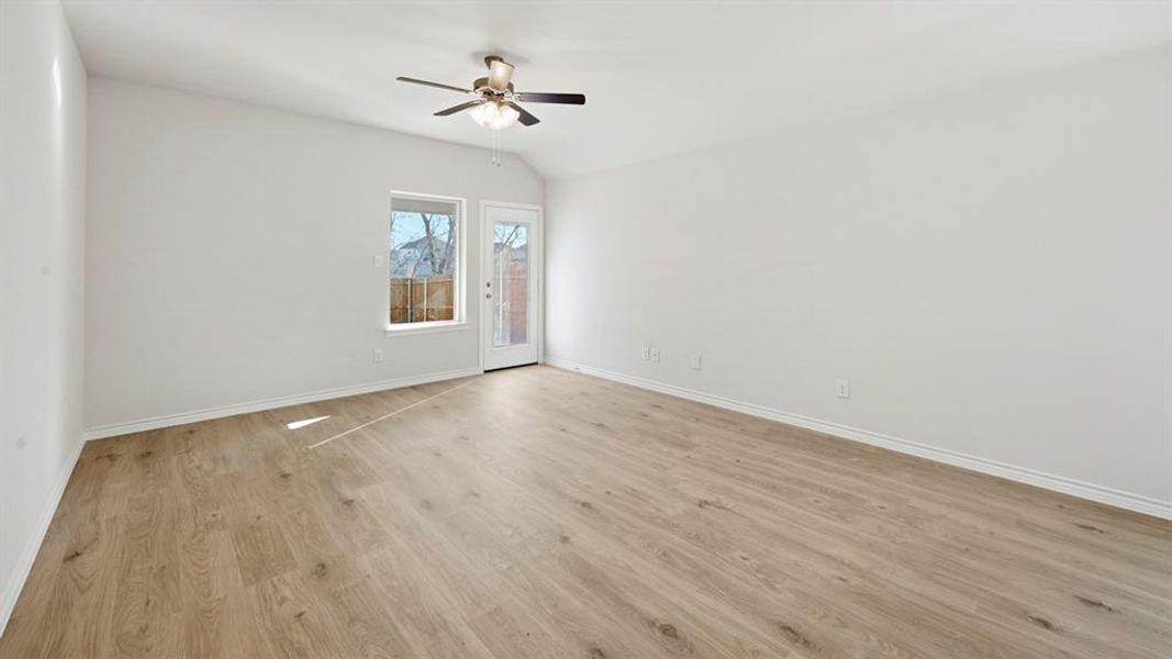 Spacious, unfurnished interior of a new home in Winchester Crossing, Princeton (Image 13).