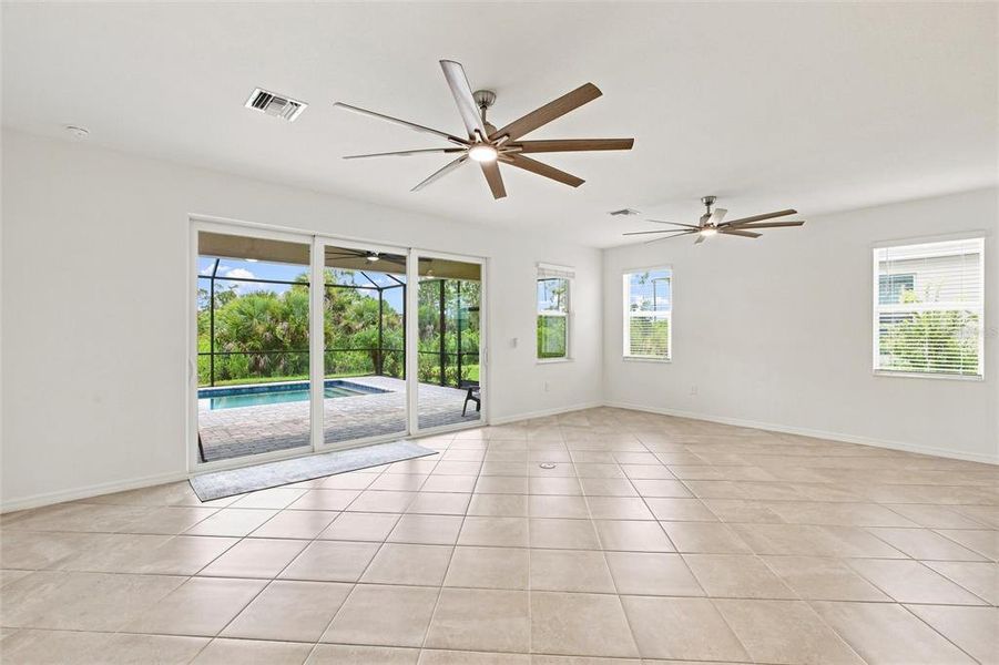 Spacious, unfurnished interior of a new home in , Venice (Image 20).
