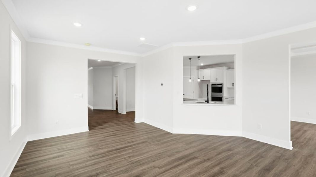 Spacious, unfurnished interior of a new home in Sycamore Cove, Woodruff (Image 24).