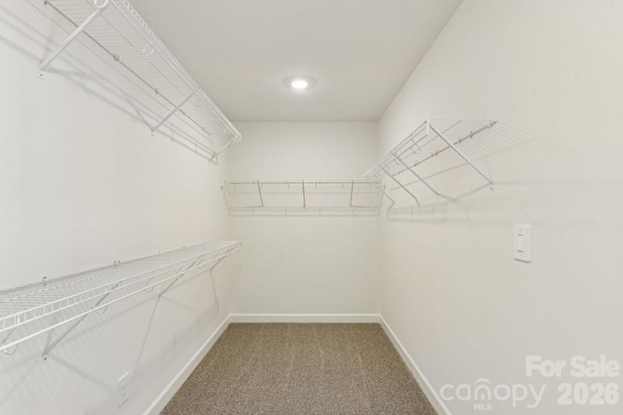 Spacious, unfurnished interior of a new home in Galloway Ridge, Charlotte (Image 14).