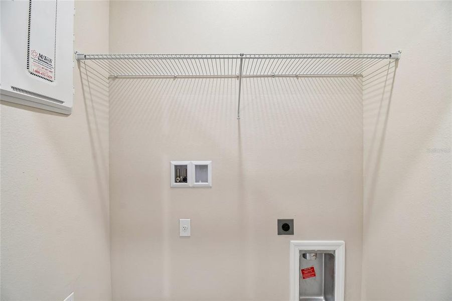 Spacious, unfurnished interior of a new home in , Daytona Beach (Image 12).