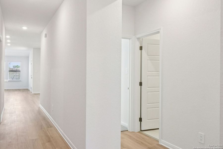 Spacious, unfurnished interior of a new home in Royal Crest, San Antonio (Image 17). Spacious, unfurnished interior of a new home in Royal Crest, San Antonio (Image 17).