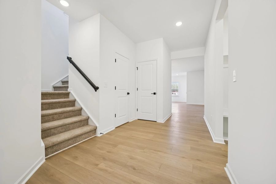 Representative images and renderings are for illustrative purposes. Actual structural options and design finishes of home may vary.