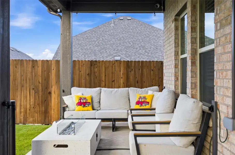 Exterior details and patio area of a home in Forest Park, Princeton (Image 3).