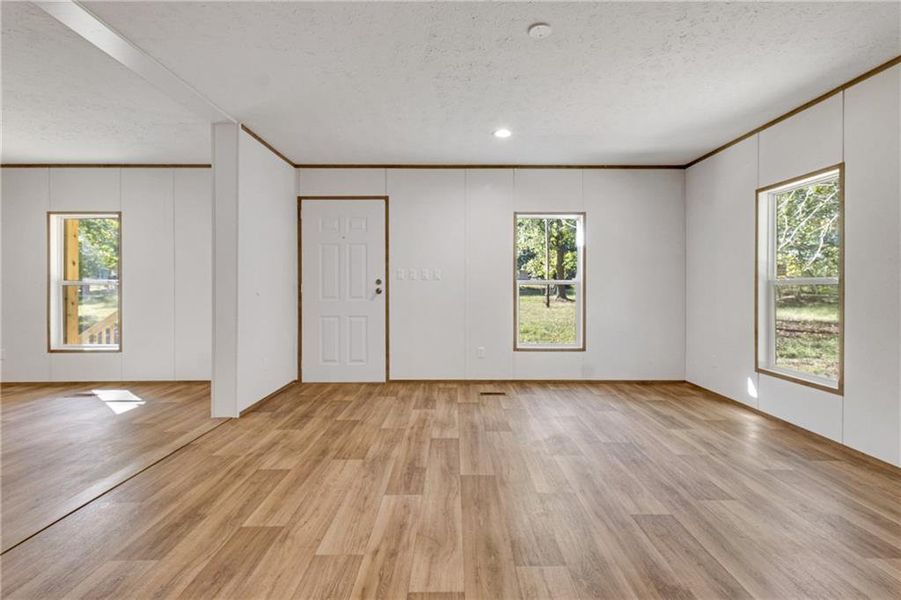 Spacious, unfurnished interior of a new home in , Villa Rica (Image 23).