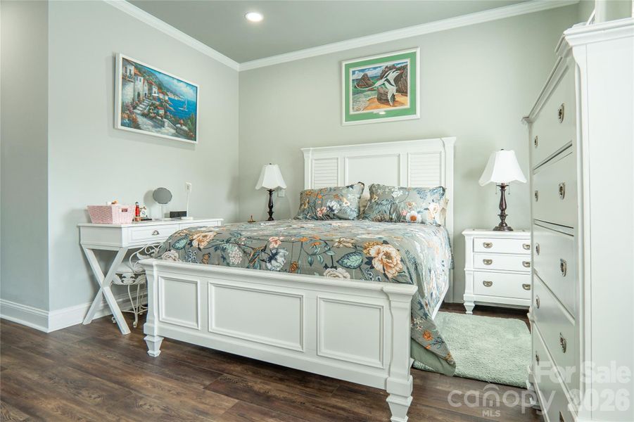 Furnished interior view inside a new home in , Ellenboro (Image 33).