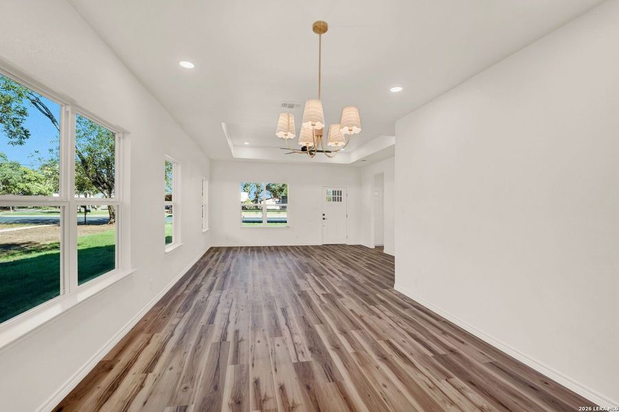 Spacious, unfurnished interior of a new home in , Hondo (Image 29).