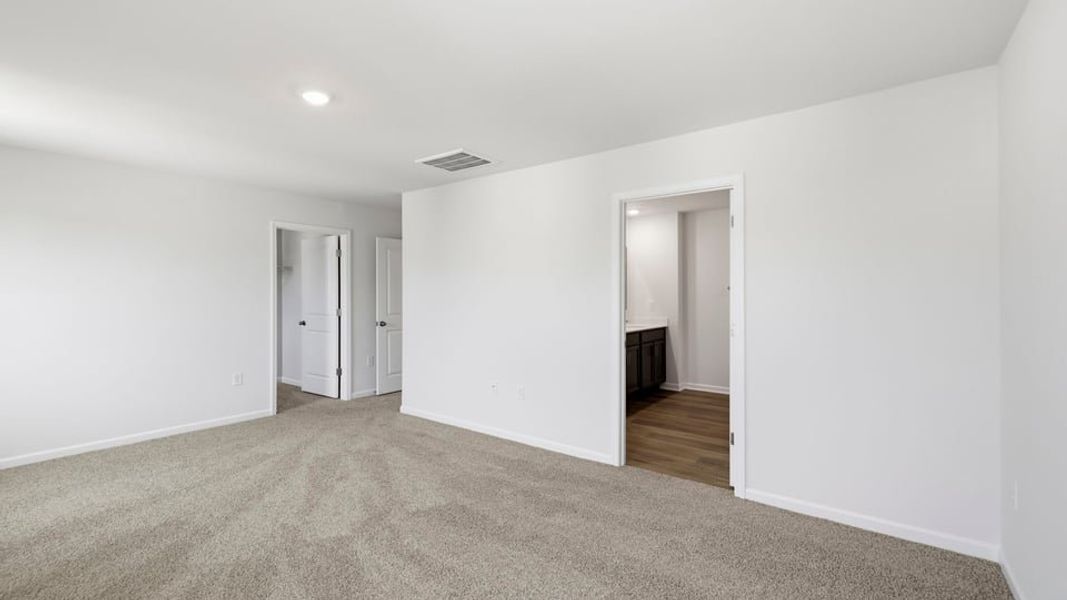 Spacious, unfurnished interior of a new home in Baxter Village, Boiling Springs (Image 32).