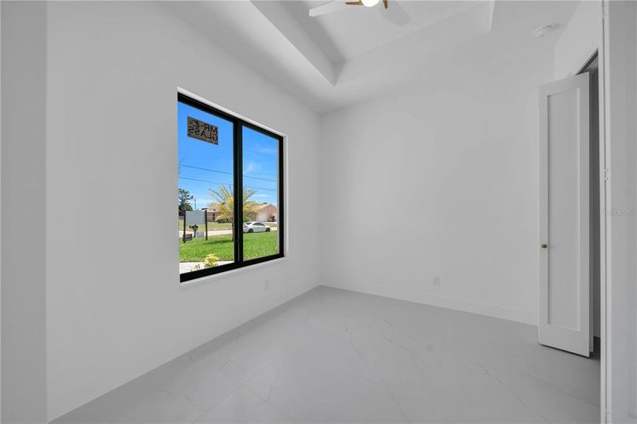 Spacious, unfurnished interior of a new home in , Cape Coral (Image 46).