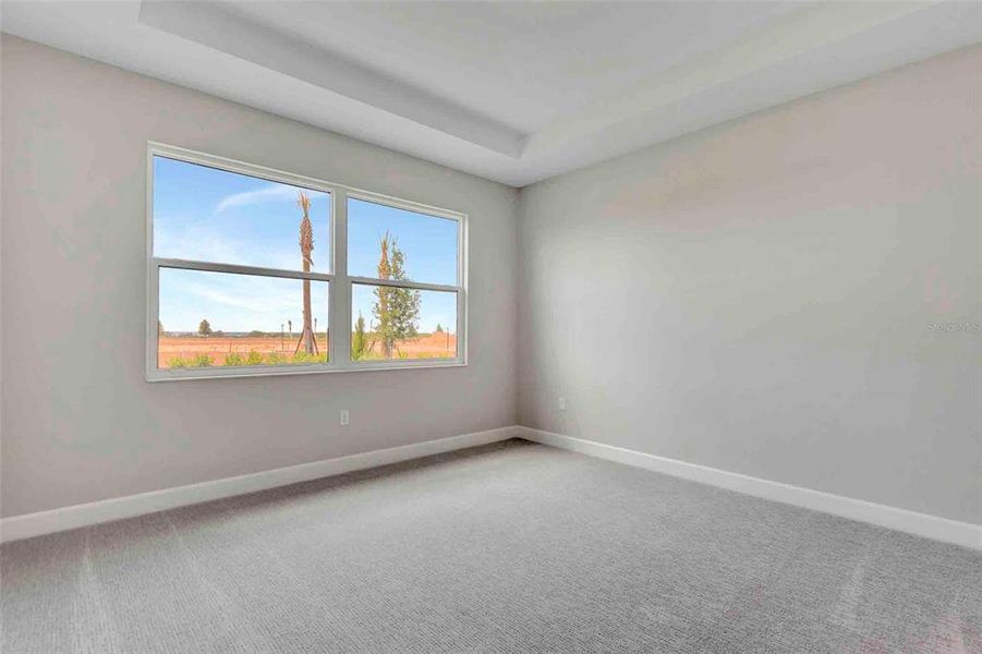 Spacious, unfurnished interior of a new home in Cresswind at Lake Harris, Tavares (Image 33).