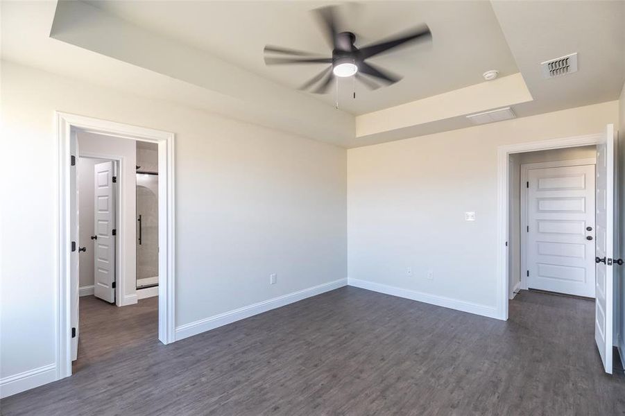 Spacious, unfurnished interior of a new home in , Abilene (Image 15).