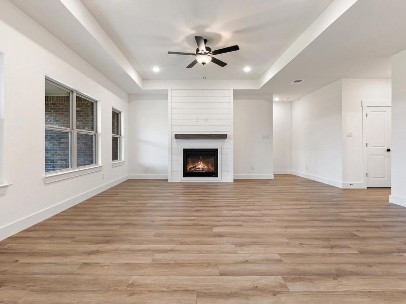 Spacious, unfurnished interior of a new home in Waverly Estates, Nevada (Image 14).