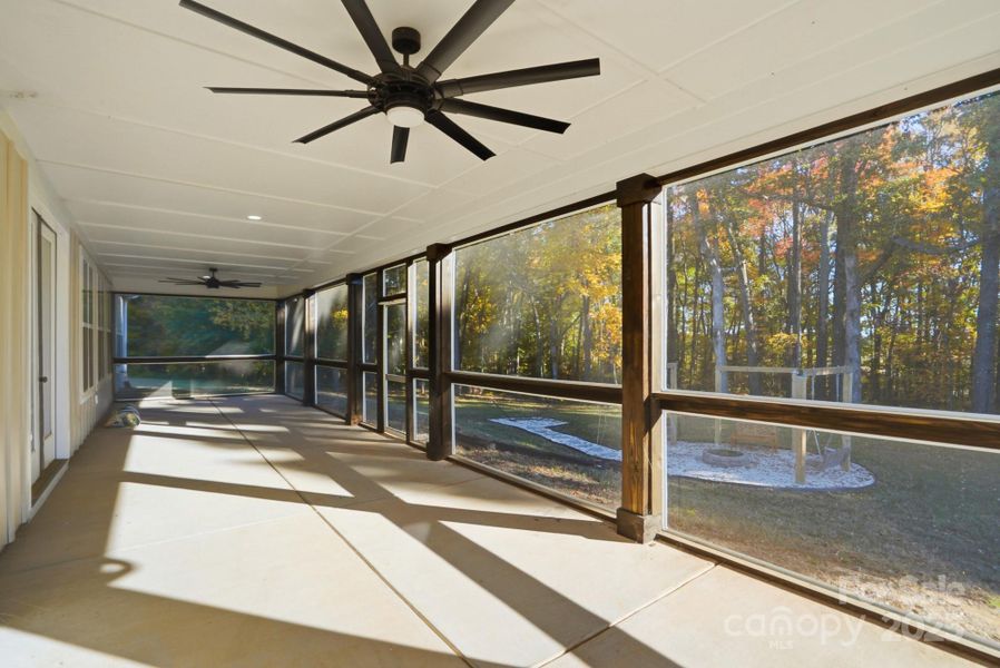 Covered/Screened Back Porch