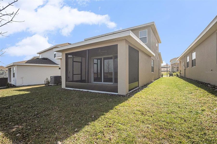 Exterior details and patio area of a home in Hills of Minneola, Minneola (Image 22).
