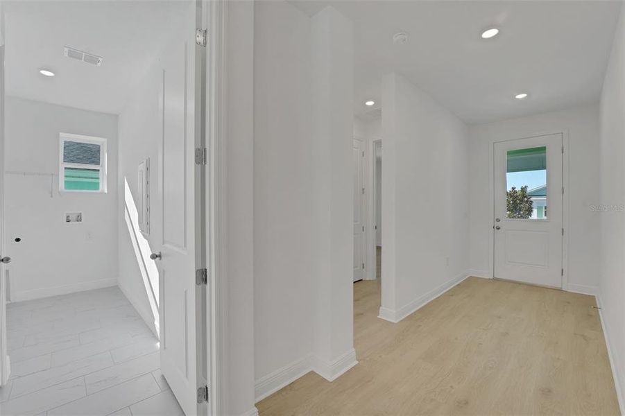 Spacious, unfurnished interior of a new home in Green Key Village, Lady Lake (Image 26).