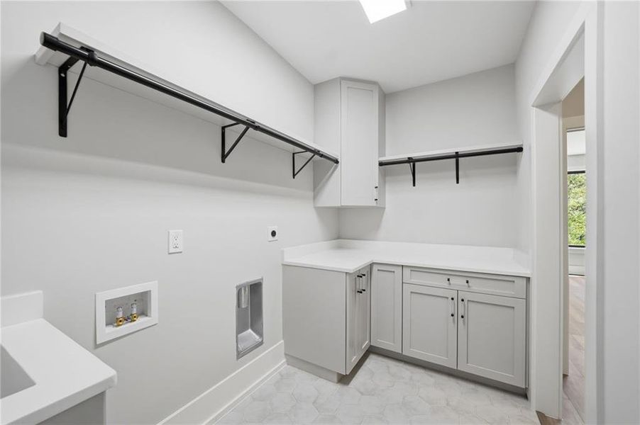 Furnished interior view inside a new home in , Roswell (Image 43).